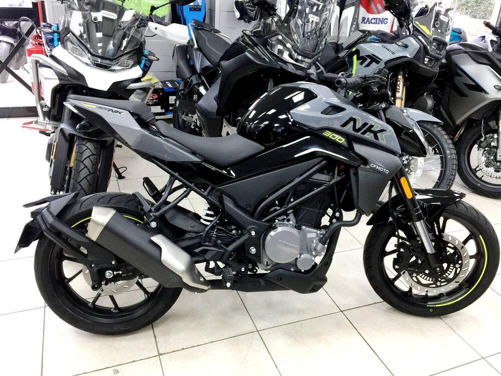 CFMOTO 300NK (2021 - 26)