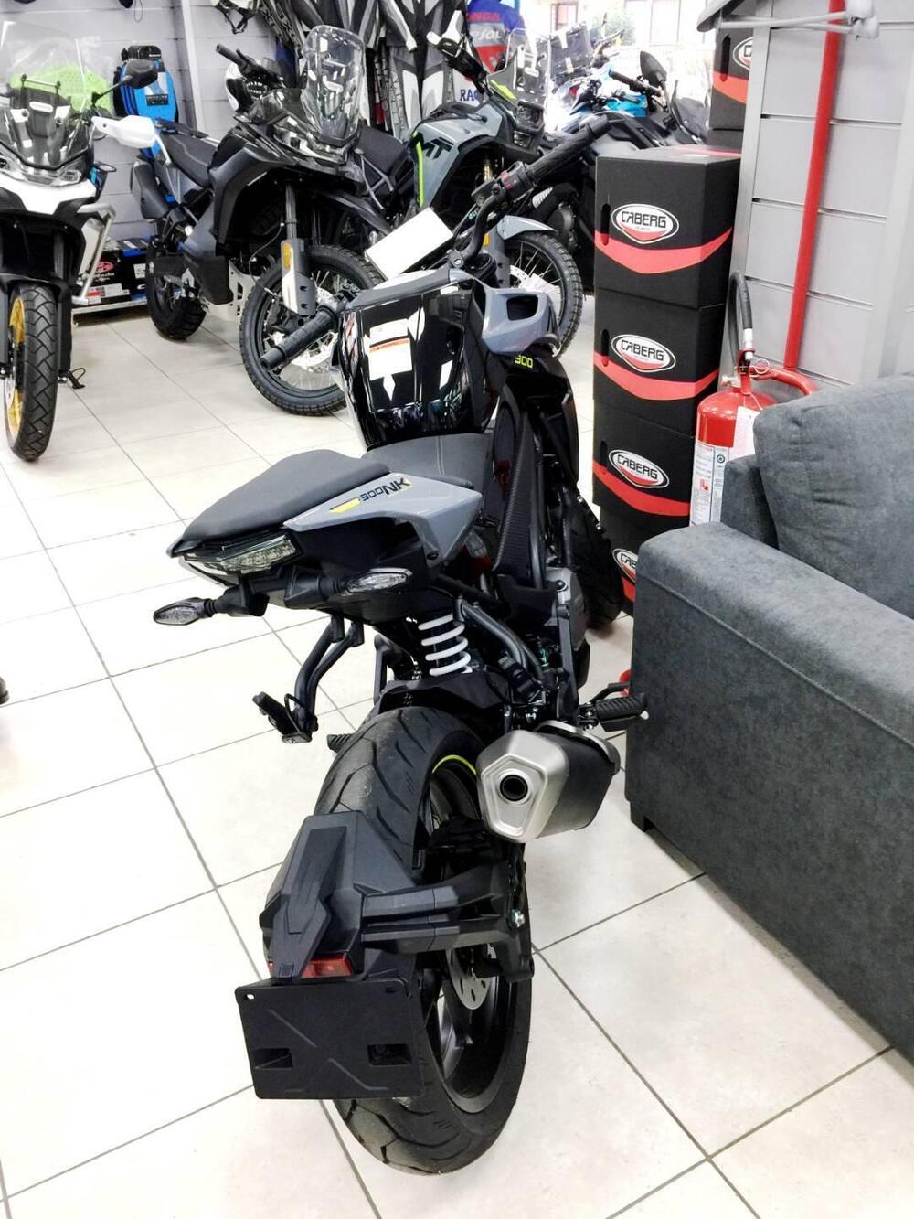 CFMOTO 300NK (2021 - 26) (2)