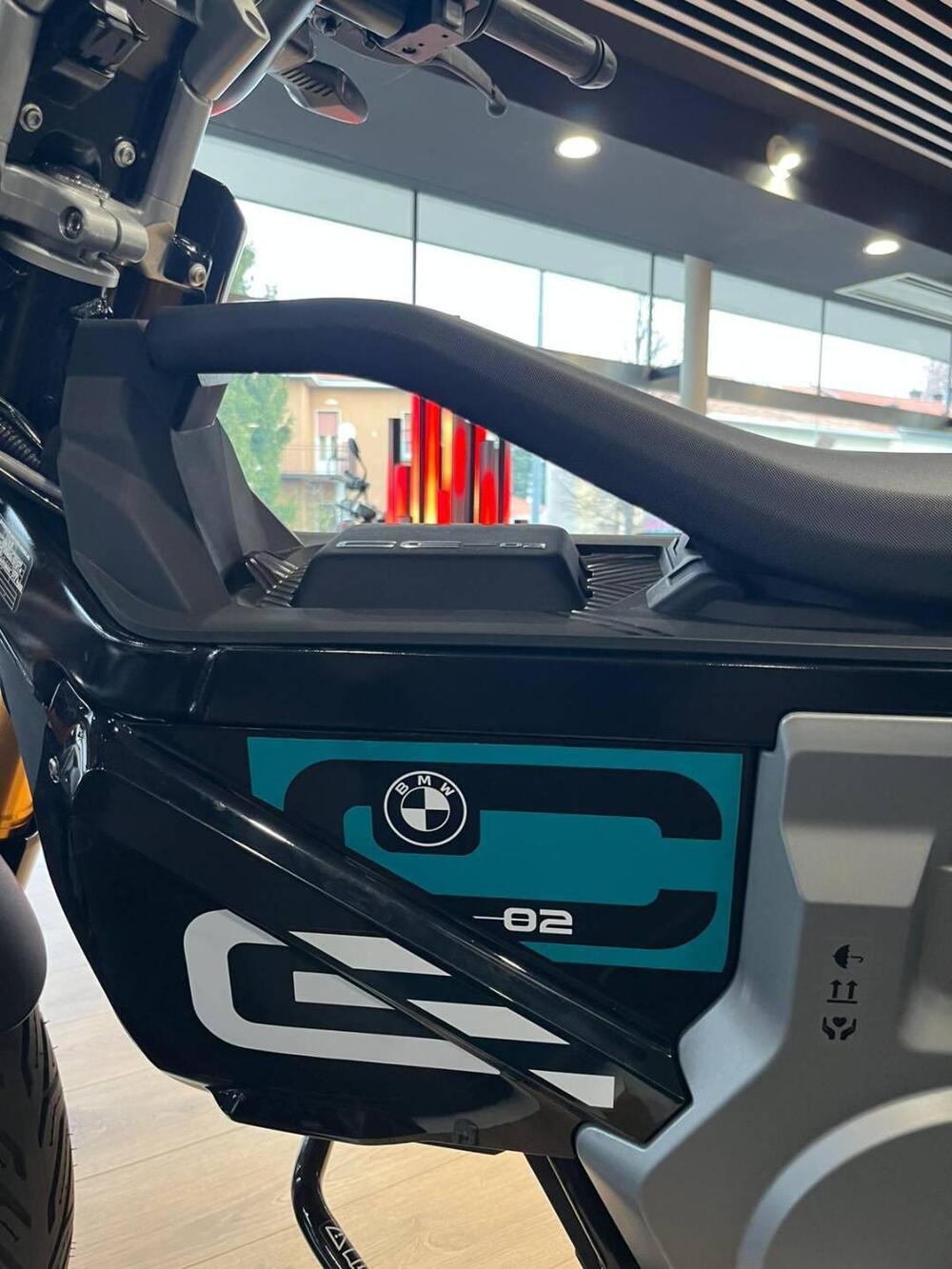 Bmw CE 02 (2024 - 26) (4)