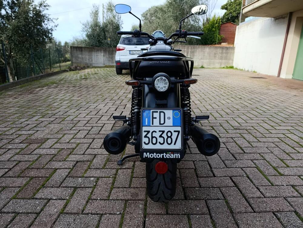 Moto Guzzi V7 Stone (2021 - 24) (6)