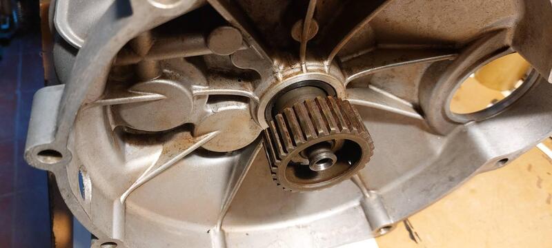 Cambio v7sport 750 anno73 Moto Guzzi (6)