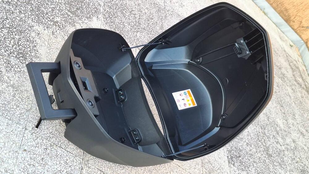 Bauletto originale Honda per scooter SH mod. keyle (5)
