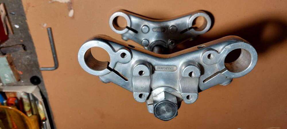 Piastra e canotto sterzo marzocchi Ducati