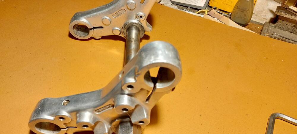 Piastra e canotto sterzo marzocchi Ducati (3)