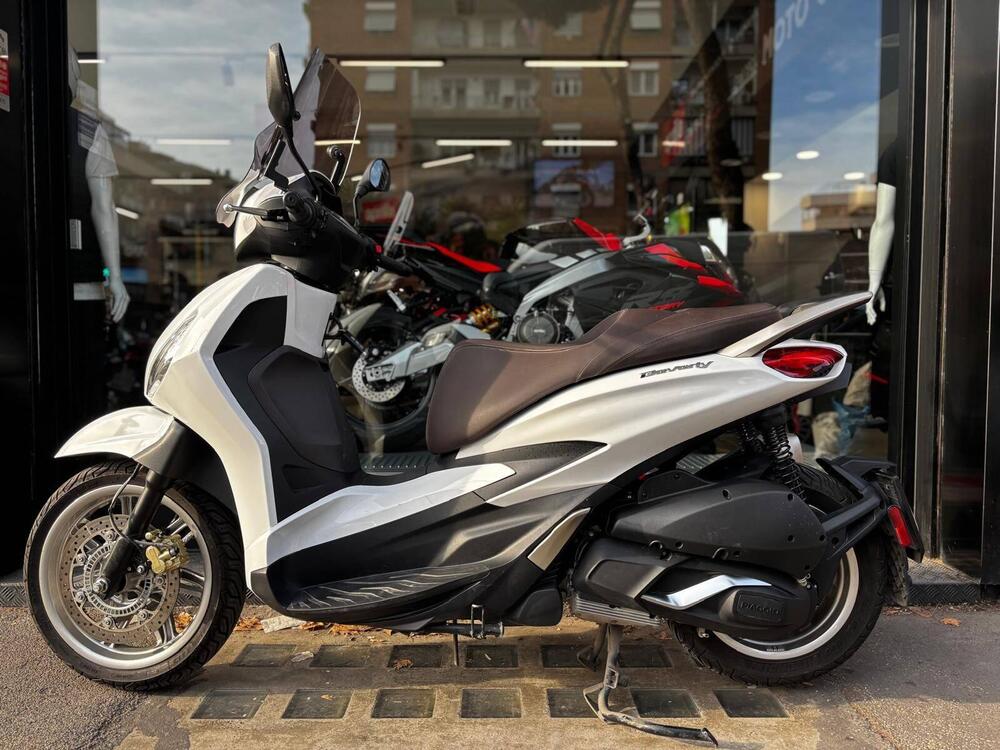 Piaggio Beverly 300 ABS-ASR (2021 - 25) (3)