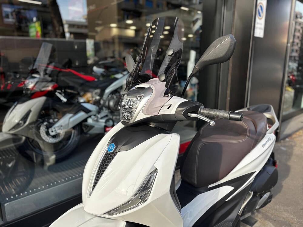 Piaggio Beverly 300 ABS-ASR (2021 - 25) (7)