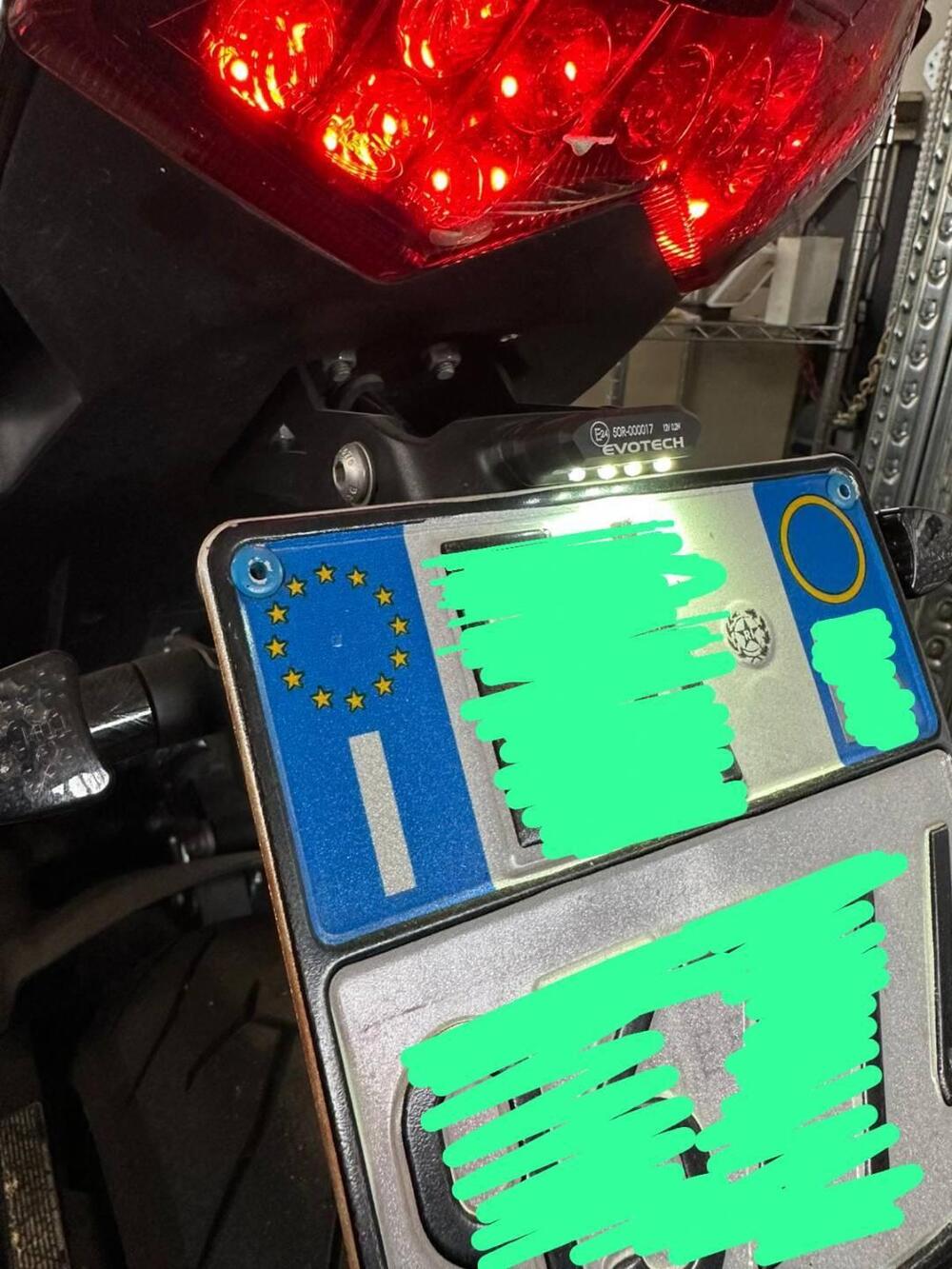 Kawasaki Z 1000 (2010 - 13) (4)