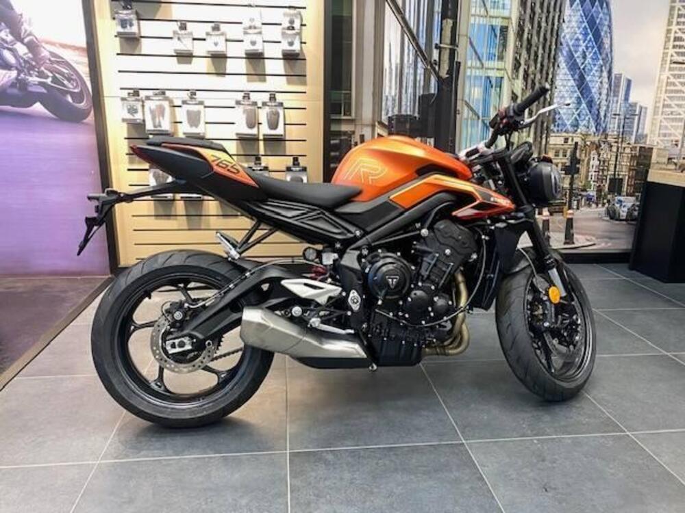 Triumph Street Triple 765 R (2023 - 26) (3)