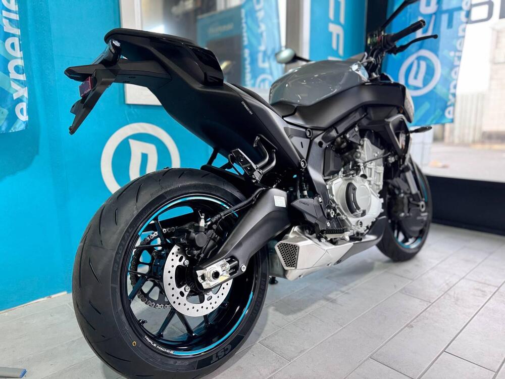 CFMOTO 675NK (2025 - 26) (14)