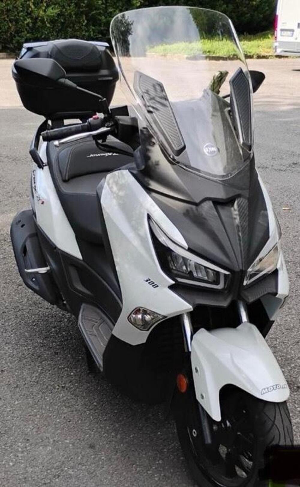 Sym Joymax 300 Z+ (2021 - 24) (2)