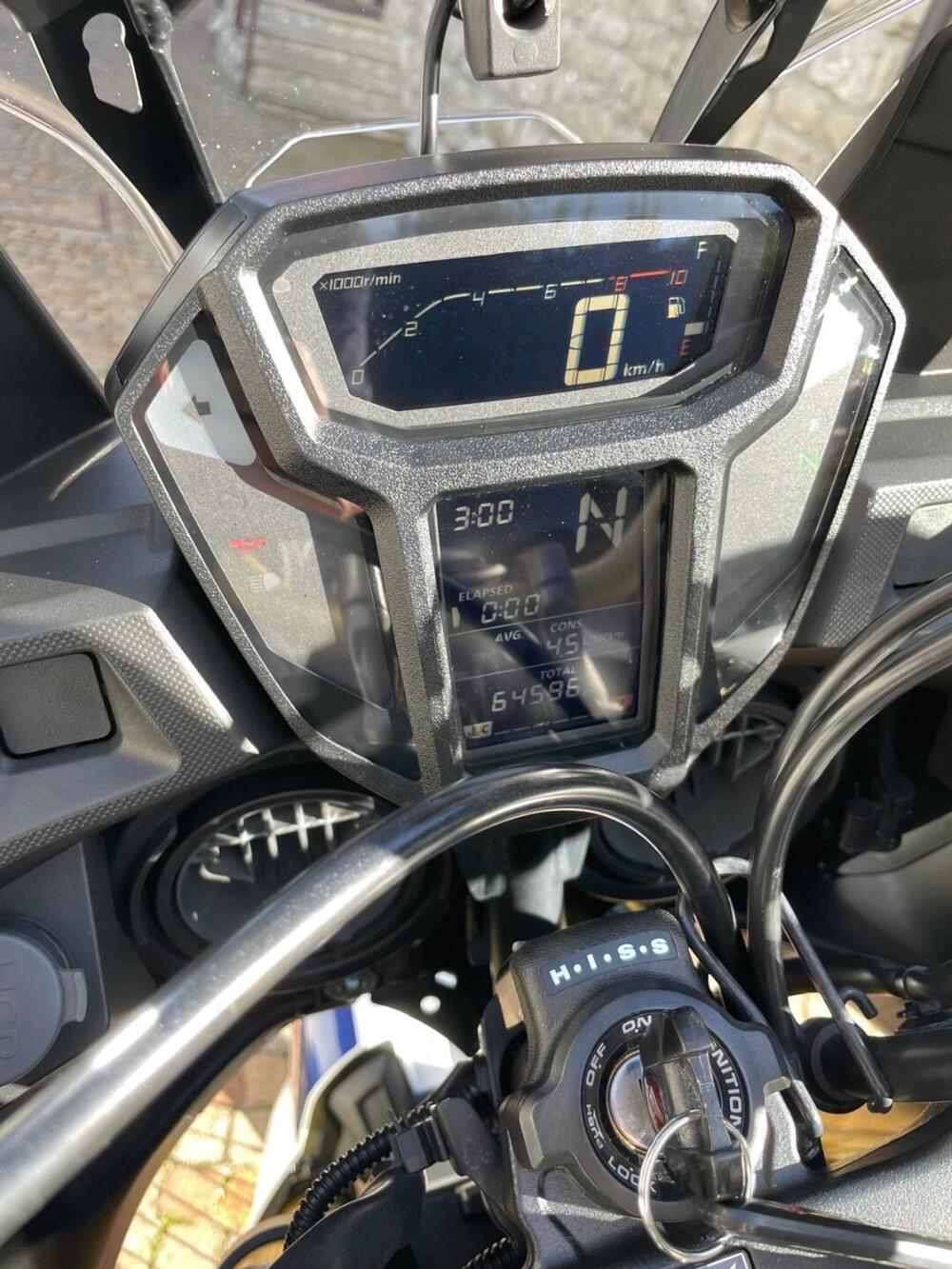 Honda Africa Twin CRF 1000L (2016 - 17) (4)