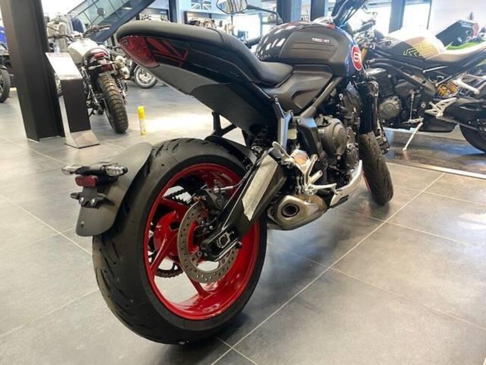 Triumph Trident 660 Triple Tribute Edition (2025 - 26) (4)