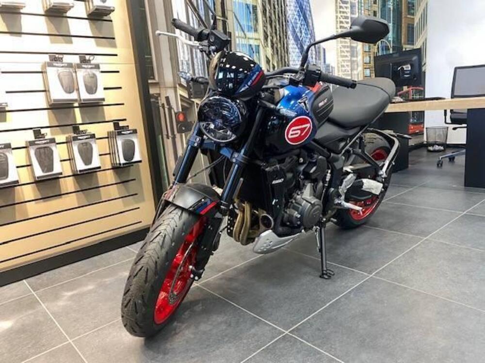 Triumph Trident 660 Triple Tribute Edition (2025 - 26) (5)