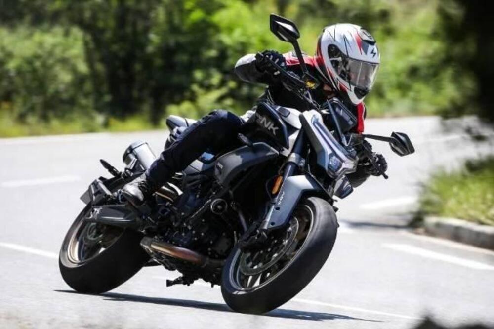 CFMOTO 800NK Sport (2023 - 26) (4)