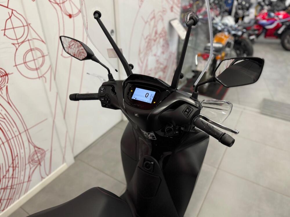 Honda SH 125 Sport (2026) (8)