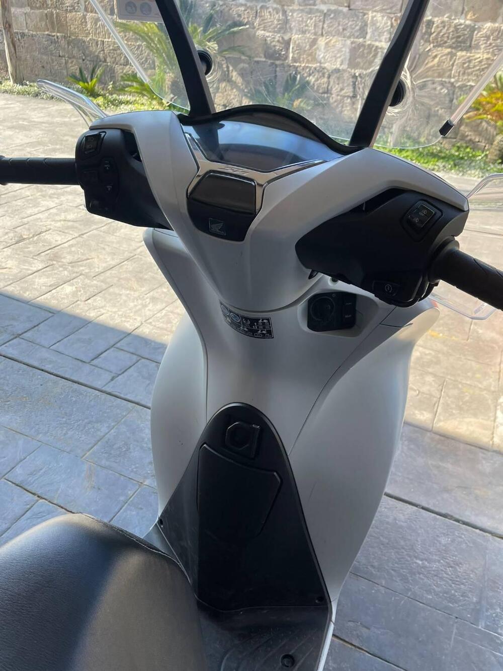 Honda SH 150i (2024 - 25) (4)