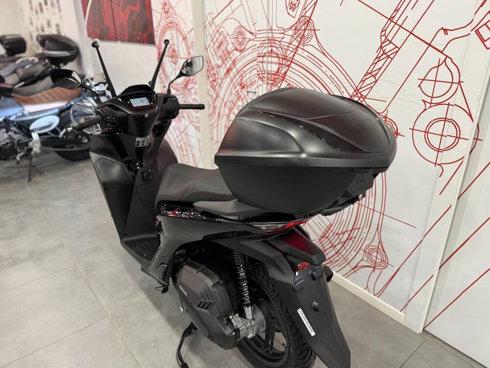 Honda SH 125 Sport (2026) (16)