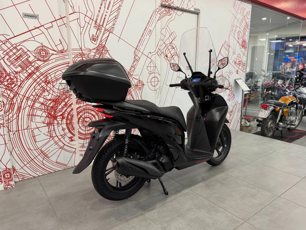 Honda SH 125 Sport (2026) (3)