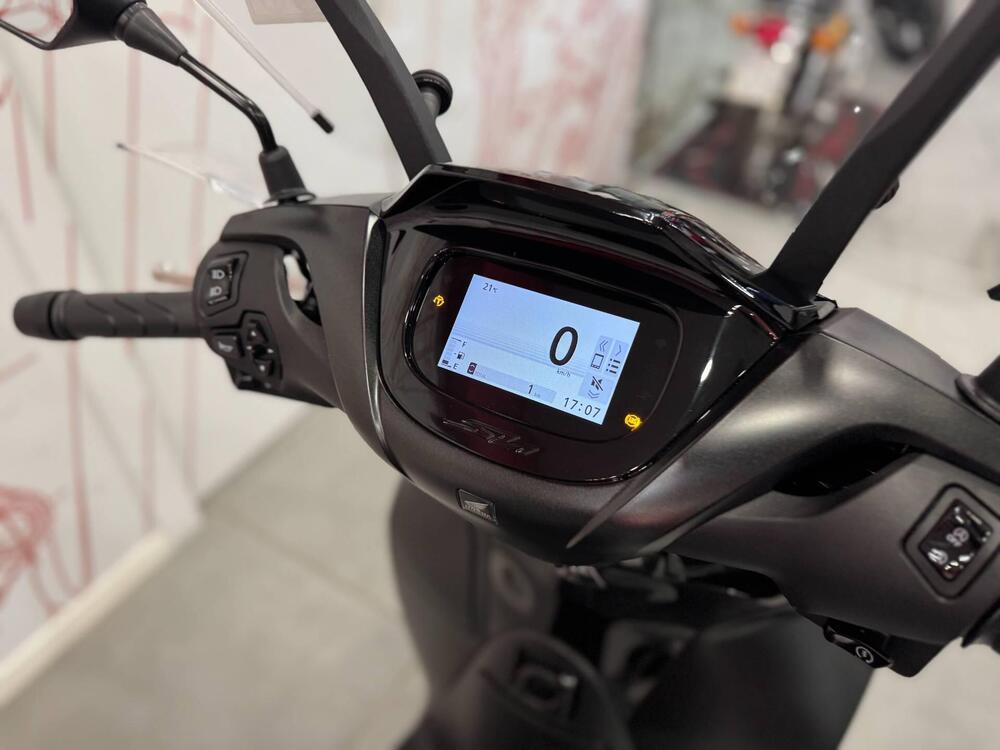 Honda SH 125 Sport (2026) (7)