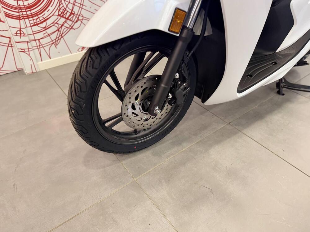 Honda SH 125 (2026) (13)