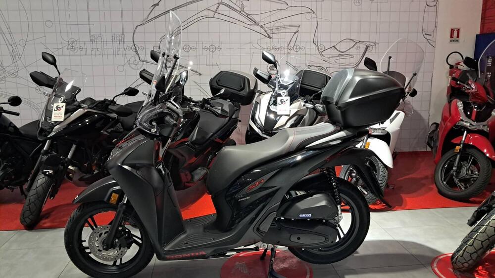Honda SH 125 Sport (2026) (2)