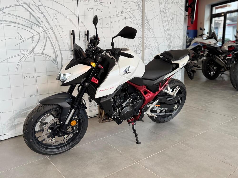 Honda CB 750 Hornet (2025) (3)