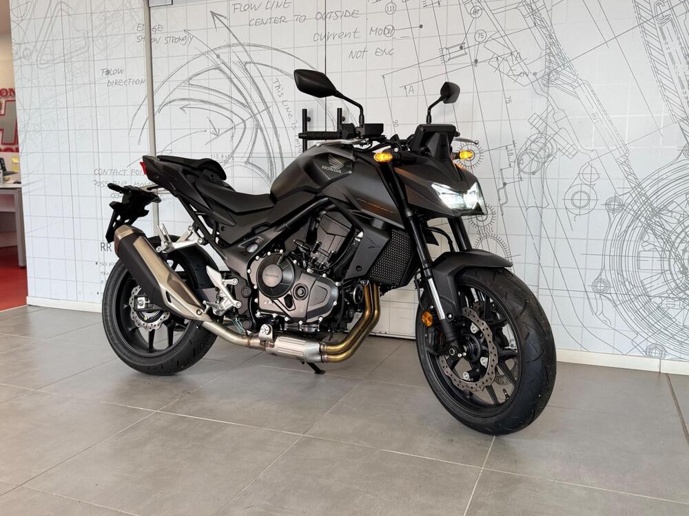 Honda CB 750 Hornet (2025) (2)