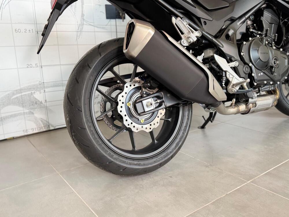 Honda CB 750 Hornet (2025) (9)