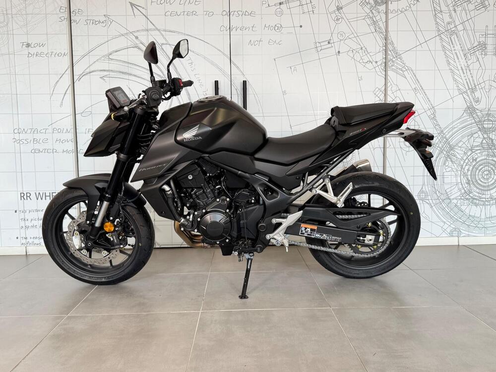 Honda CB 750 Hornet (2025) (4)