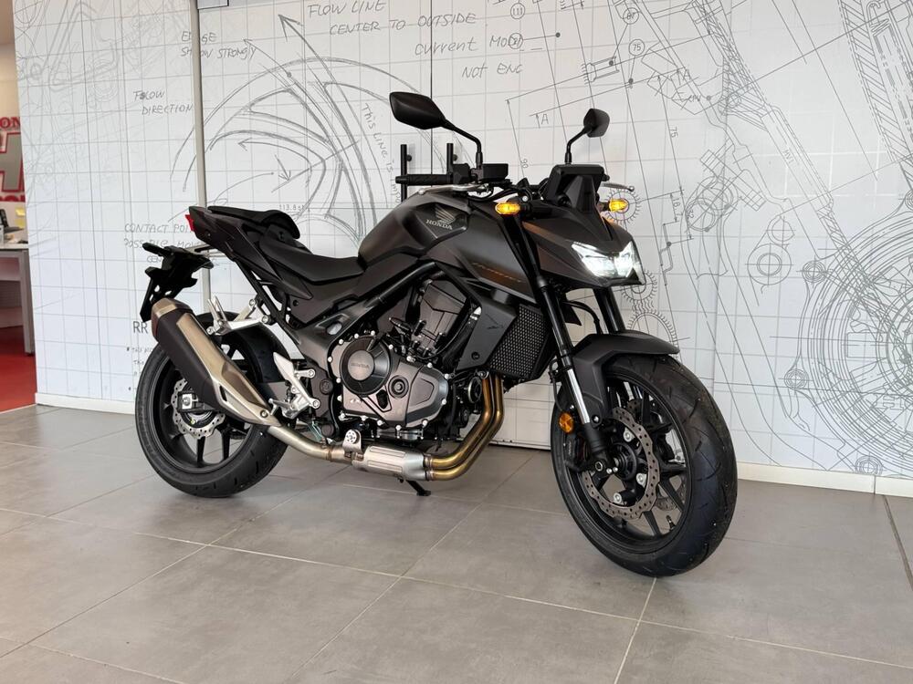 Honda CB 750 Hornet (2025) (2)