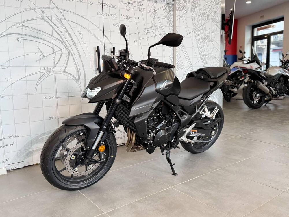 Honda CB 750 Hornet (2025) (5)