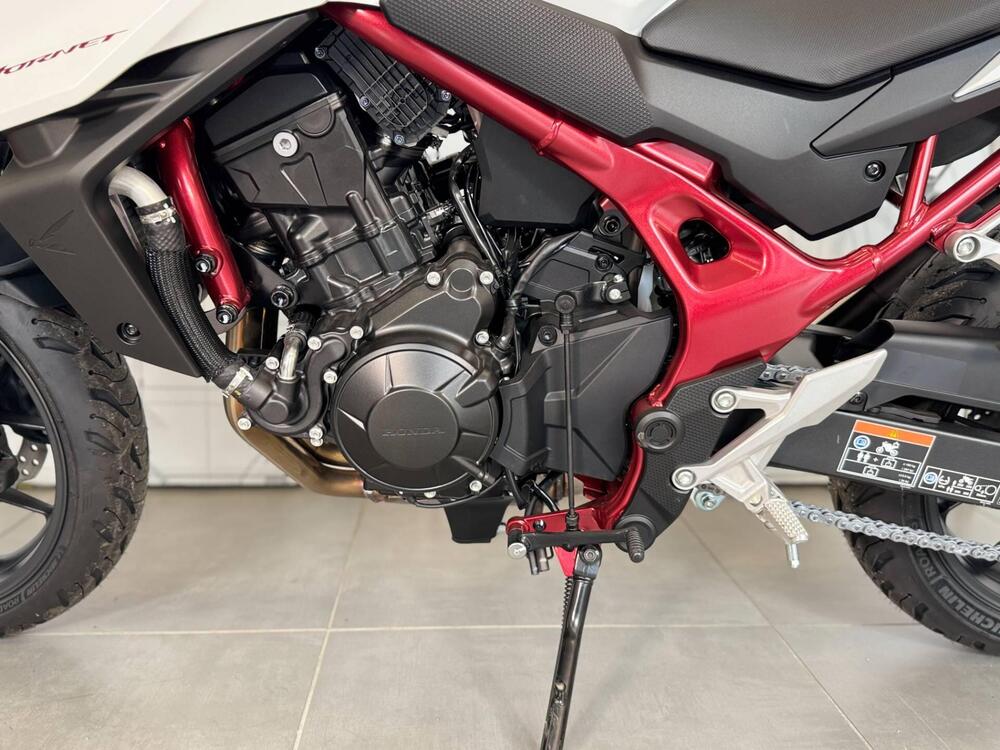 Honda CB 750 Hornet (2025) (15)