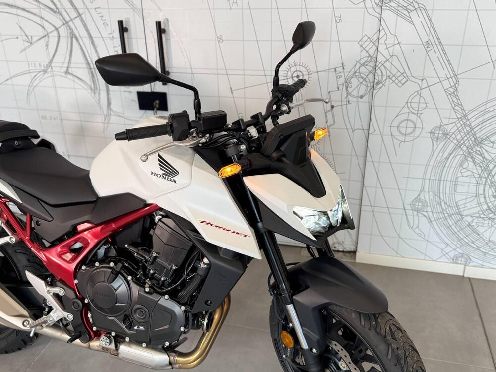 Honda CB 750 Hornet (2025) (9)