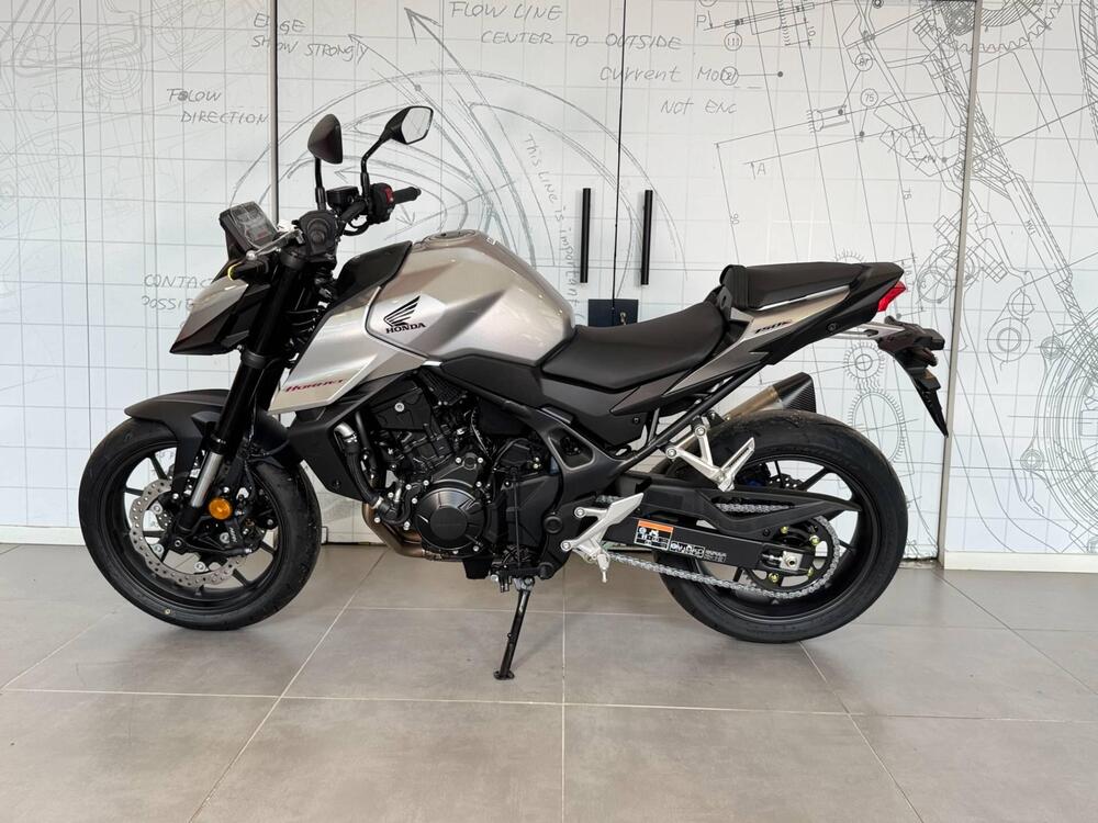 Honda CB 750 Hornet (2025) (4)