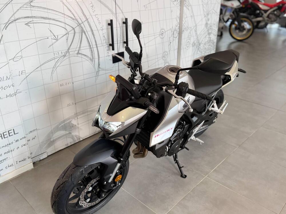 Honda CB 750 Hornet (2025) (13)