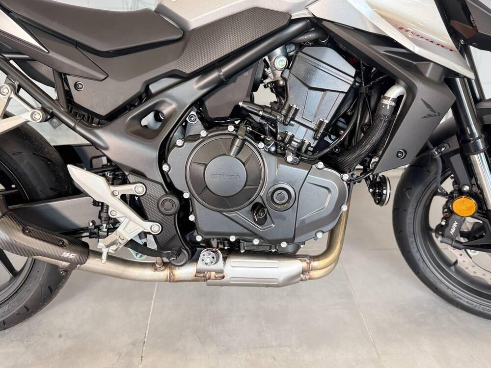 Honda CB 750 Hornet (2025) (9)