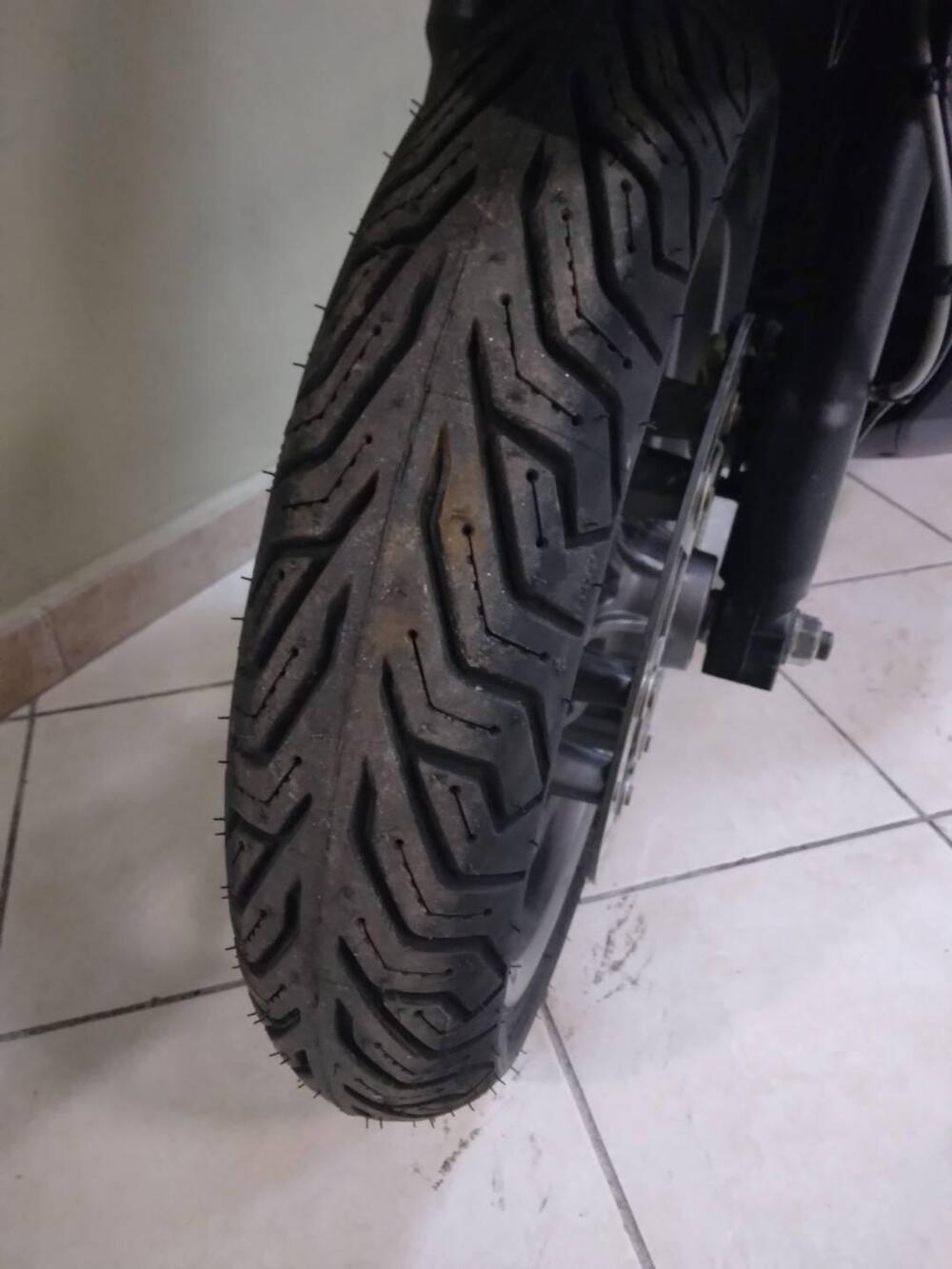 Piaggio Beverly 300 S ABS-ASR (2021 - 25) (9)