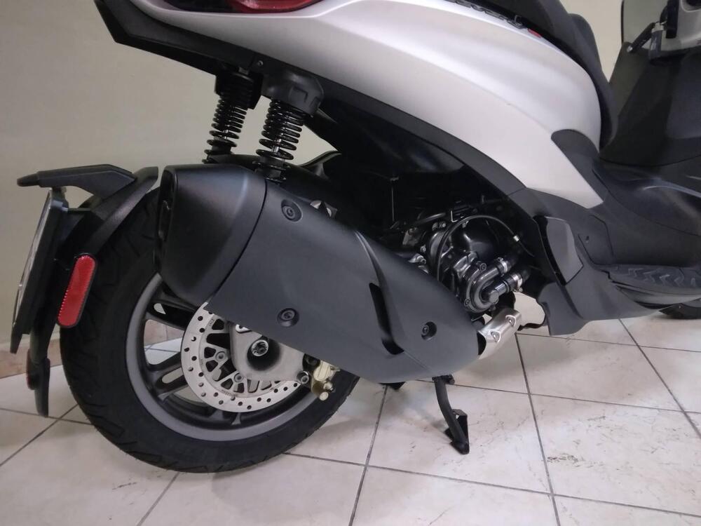 Piaggio Beverly 300 S ABS-ASR (2021 - 25) (6)