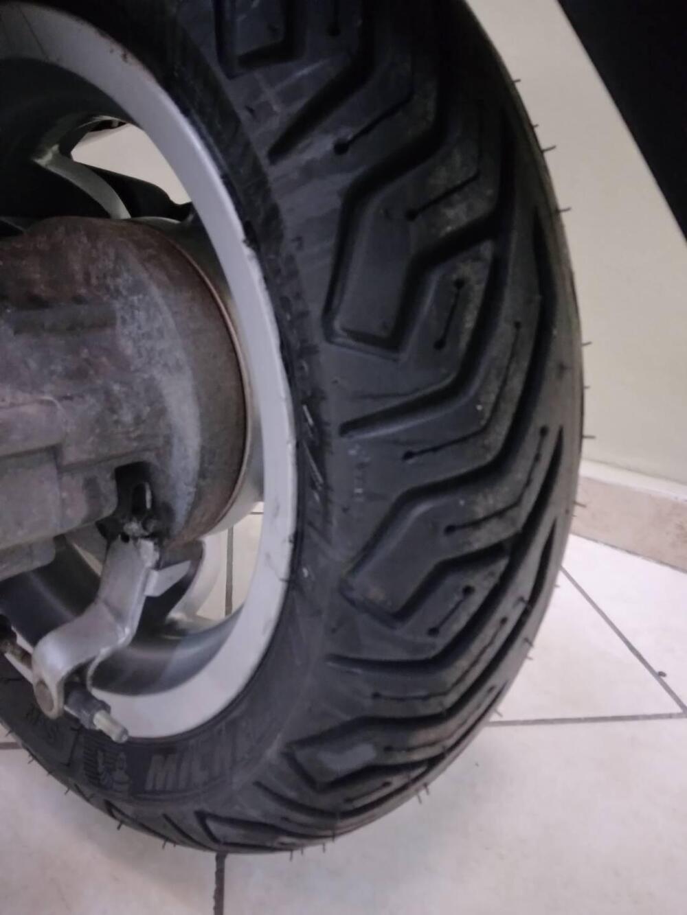 Vespa Primavera 150 3V ie (2014 - 16) (2)