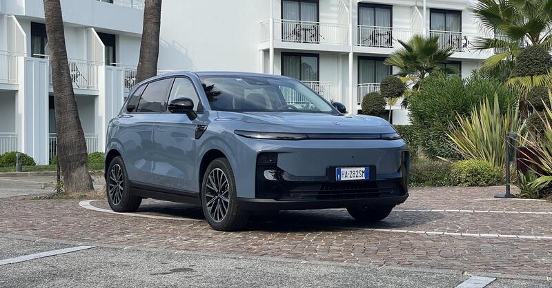 Leapmotor B10: elettrica o ibrida REEV? In Italia i prezzi sono (quasi) identici