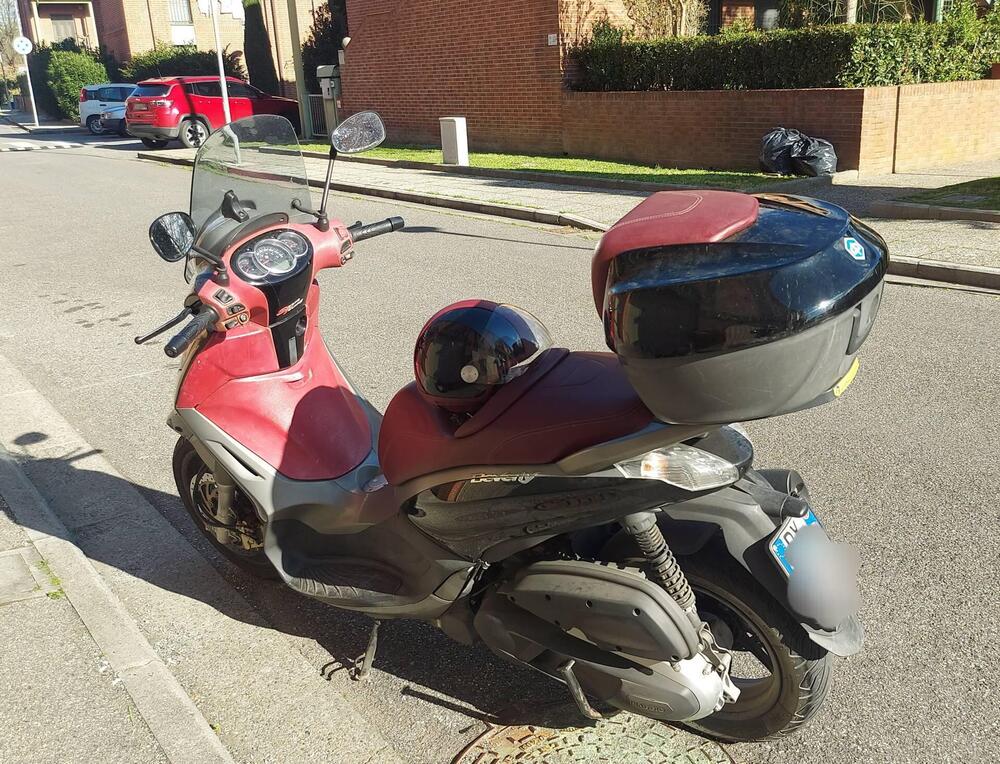 Piaggio Beverly 350 SportTouring ie (2011 - 15) (2)