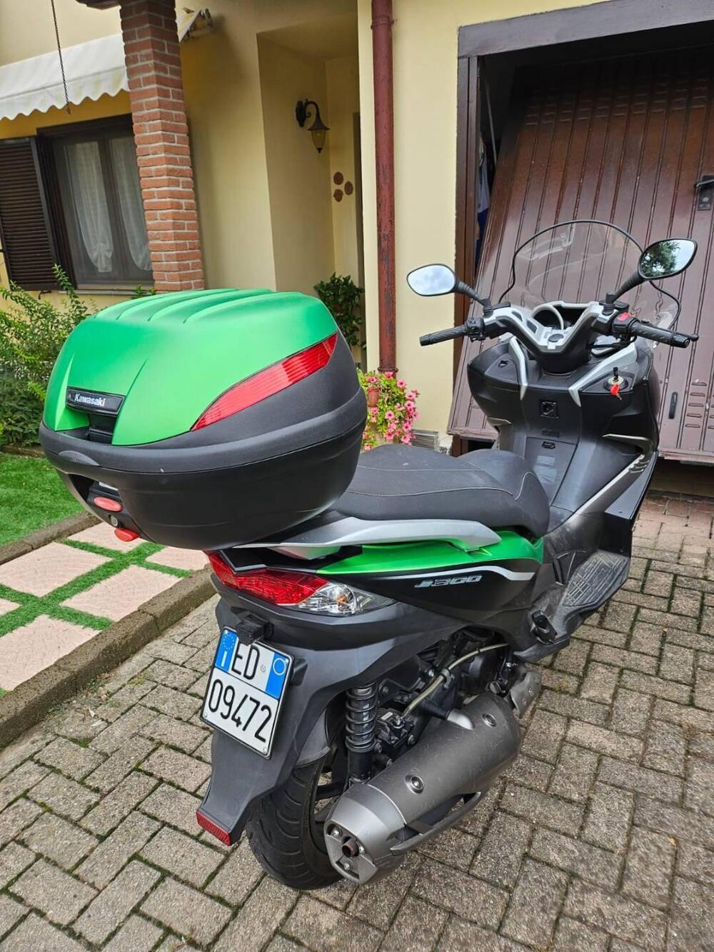 Kawasaki J 300 ABS (2014 - 16) (2)