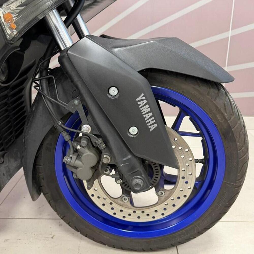 Yamaha X-Max 300 Tech Max (2021 - 24) (4)