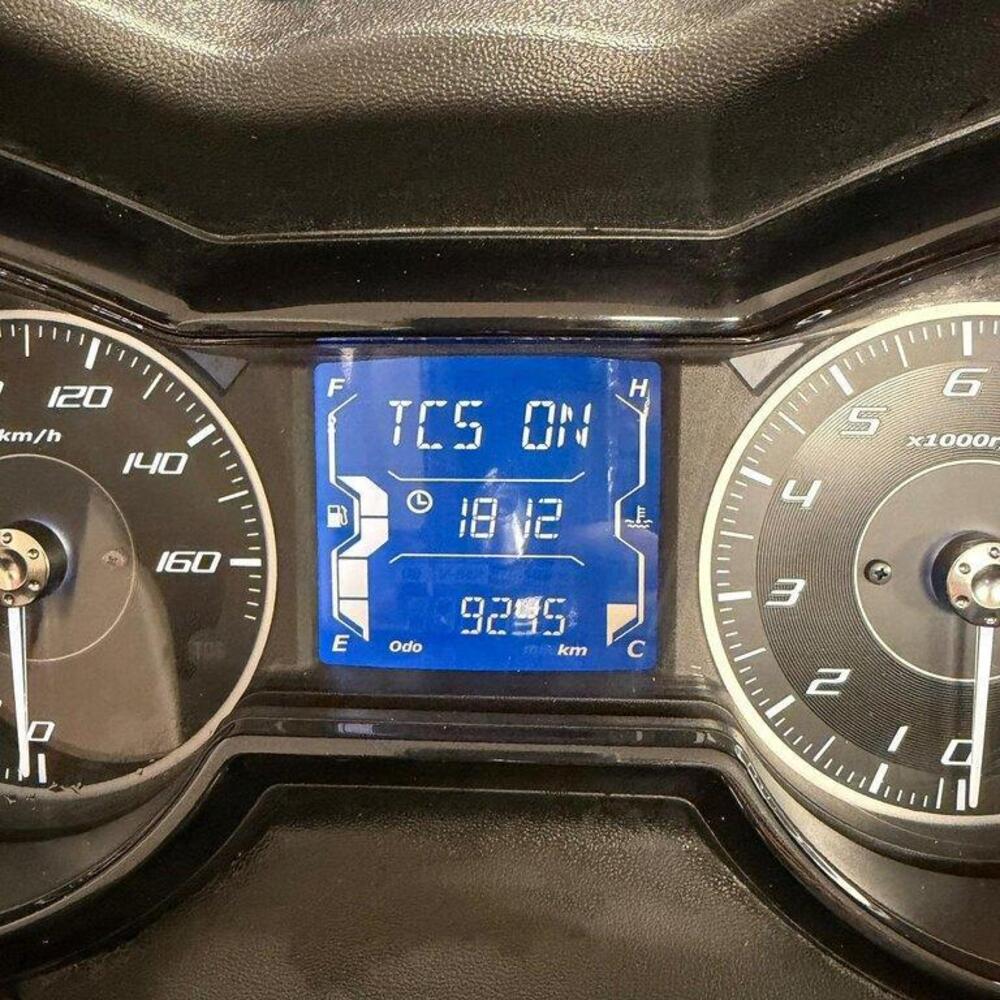 Yamaha X-Max 300 Tech Max (2021 - 24) (5)