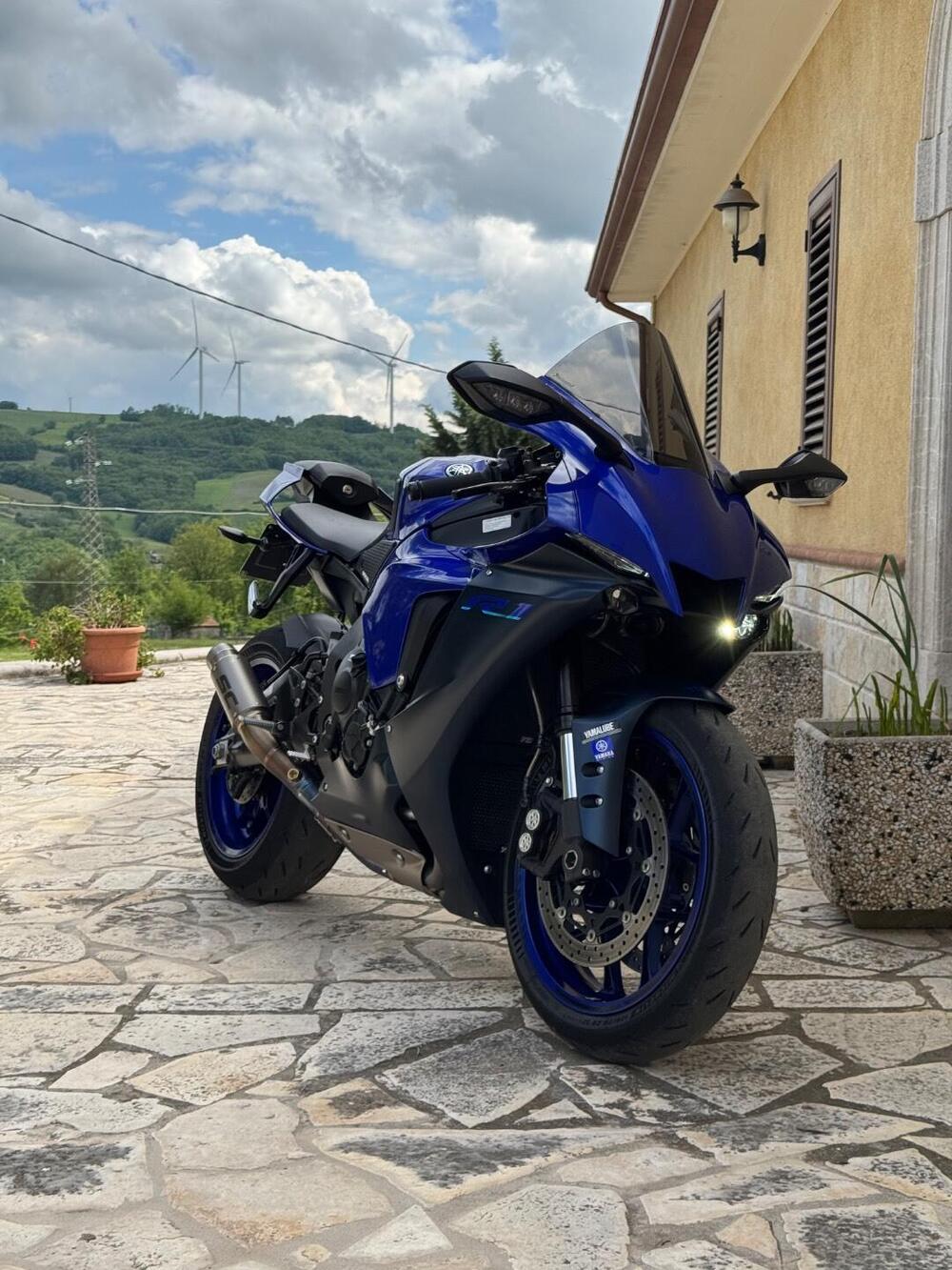 Yamaha YZF R1 (2020 - 25) (6)