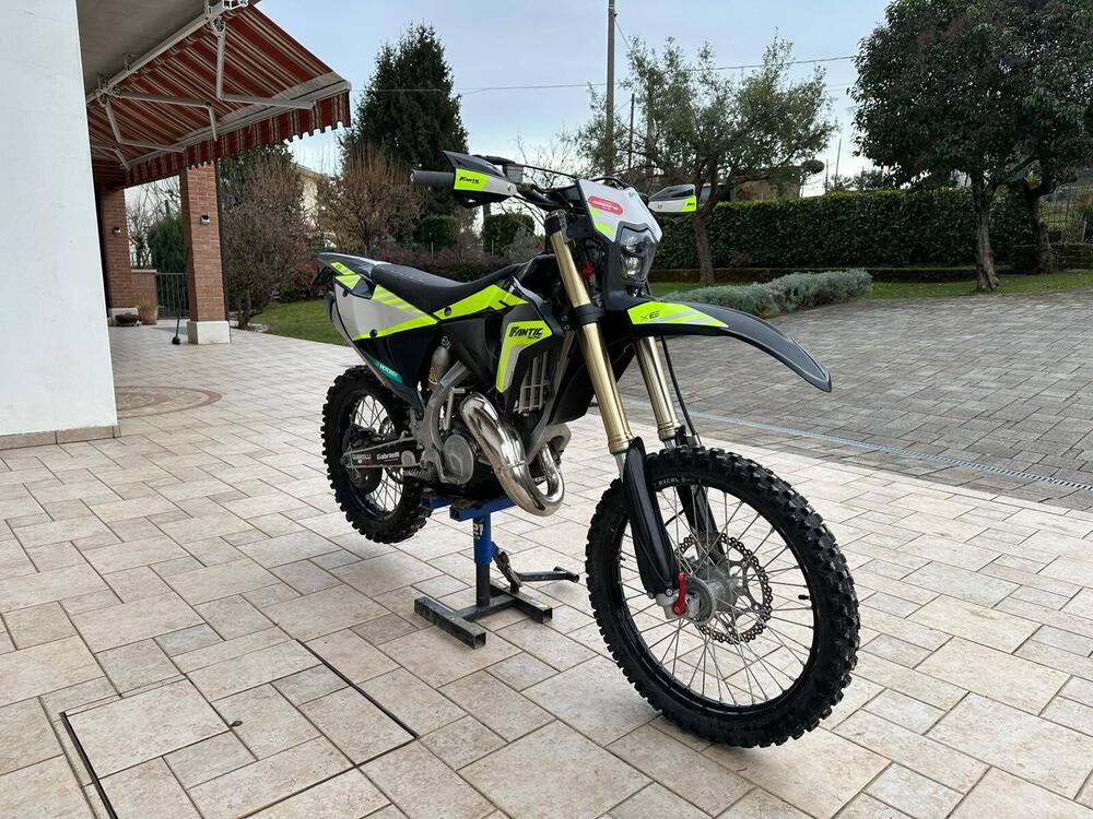 Fantic Motor XE 125 Black Edition (2024) (3)