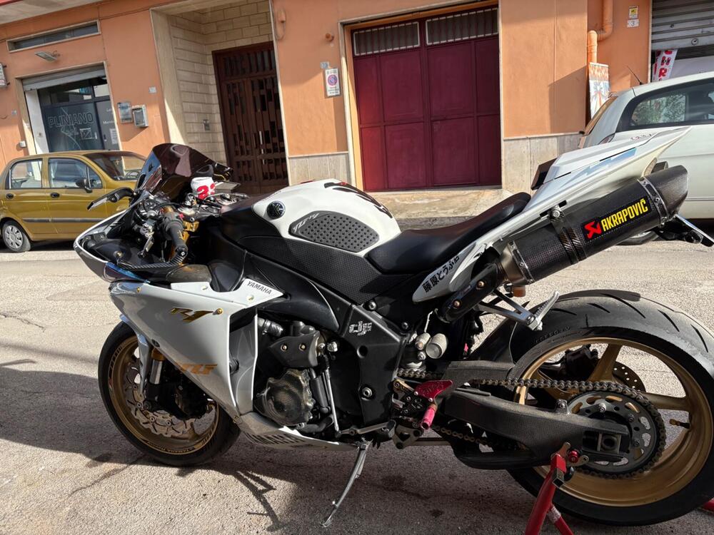 Yamaha YZF R1 (2009 - 11) (5)