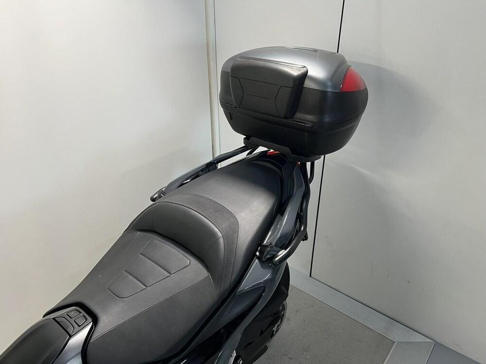 Yamaha T-Max 560 Tech Max (2020) (2)