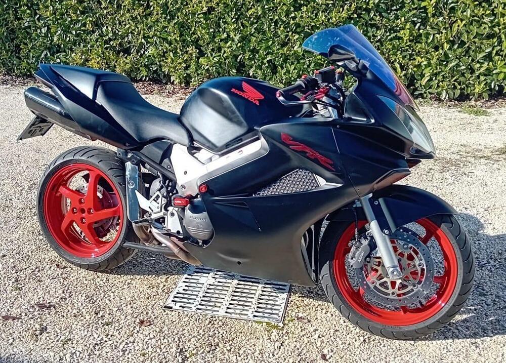 Honda VFR 800 (2002 - 05) (6)