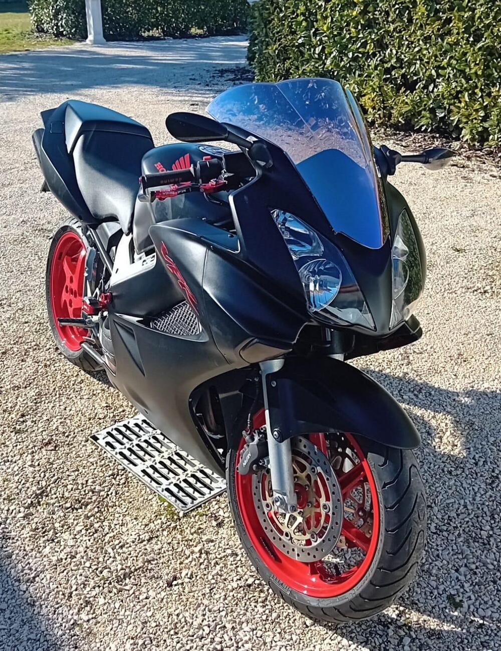 Honda VFR 800 (2002 - 05) (7)